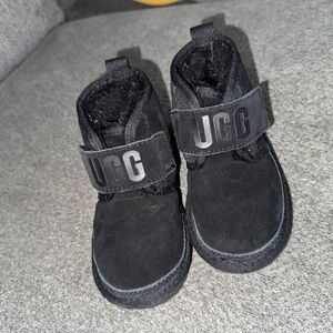 Toddler Uggs (Black) Size 9